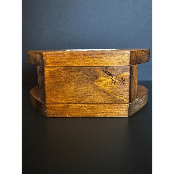 Vintage Hand-Painted Wooden Napkin Holder With Bunny & Sheep Design - Picture 9 of 13